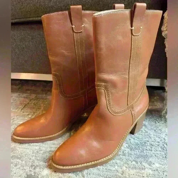 Dolce Vita Colete Bootie in Cognac
Leather Western-Inspired‎ Size 9.5 - Picture 7 of 8